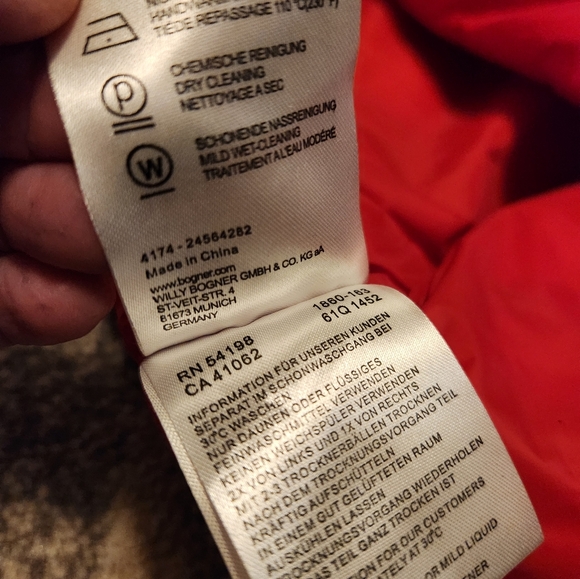 Bogner Red Quilted Puffer skirt with side Zipper - Picture 10 of 16